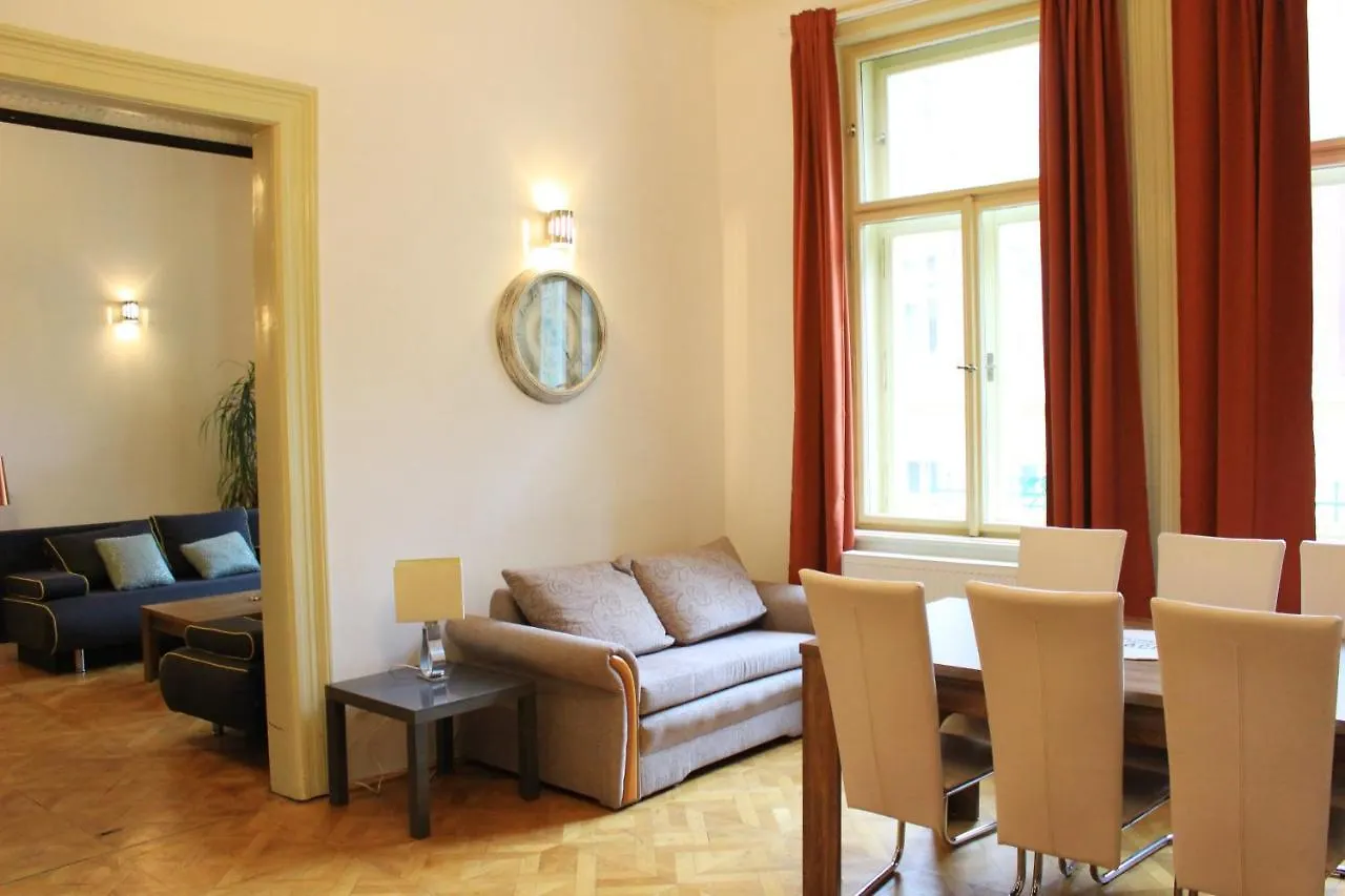 Beautiful Apartments In The City Center Praga